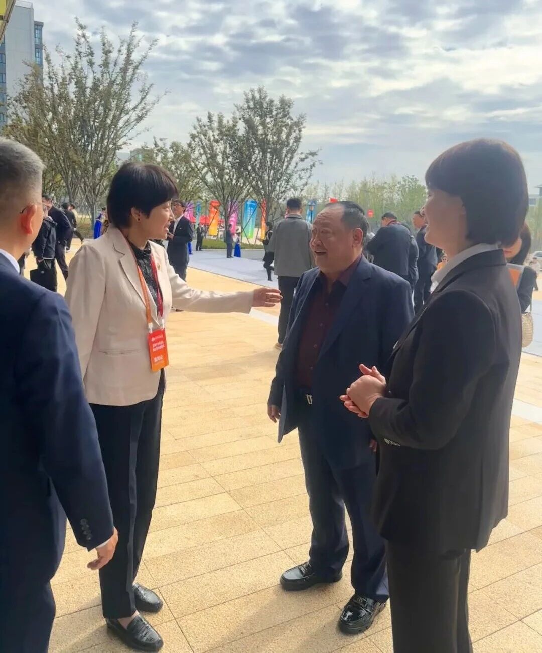 1762926618902930MVX8.jpg e2662b80cbfd1cc5c96eb80f54c03ec6.jpg